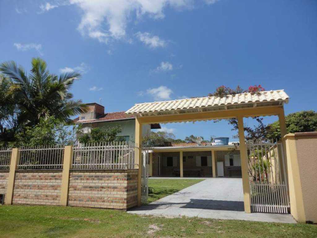 CASA A 400 METROS DA PRAIA DE MORRINHOS