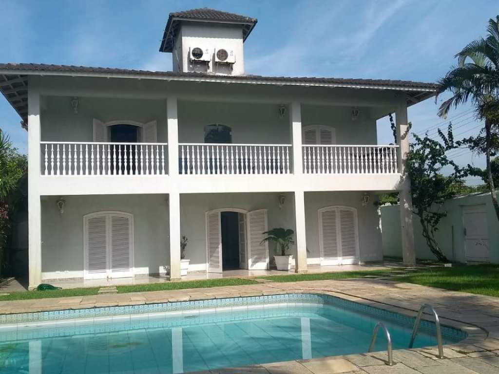 Casa  4 suites- Piscina/Churrasqueira, Wi-Fi,  próximo à Praia de Pernambuco