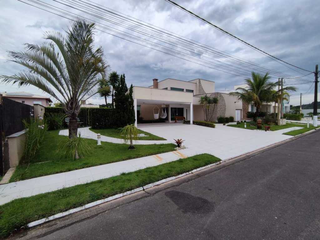 LINDA CASA COM PISCINA CONDOMÍNIO BOUGAINVILLE IV