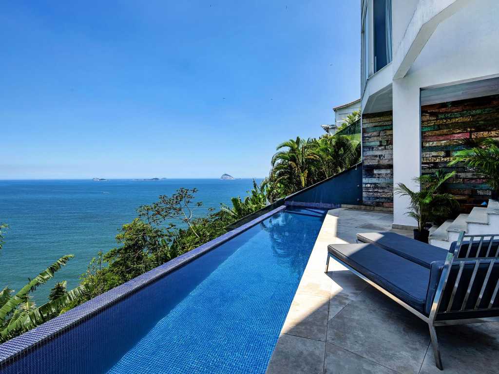 Rio012 - Mansión de 6 dormitorios con piscina frente al mar