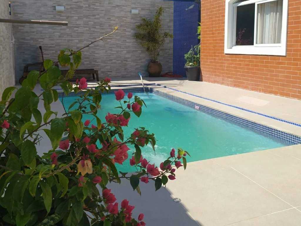 Casa na praia com piscina! (Réveillon somente pacote de 07 diárias)