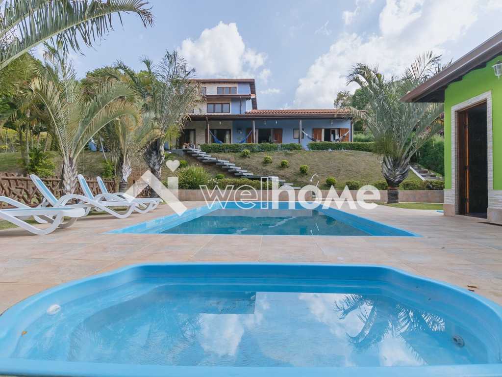 Casa com piscina e churrasqueira em Ibiúna