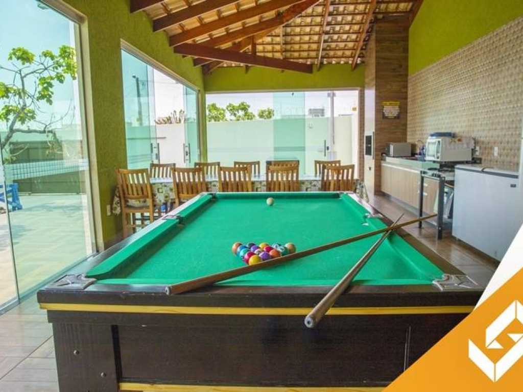 LINDA CASA, C/3 QUARTOS, MESA DE SINUCA, PISCINA E PLAY GROUND P/ AS CRIANÇAS.