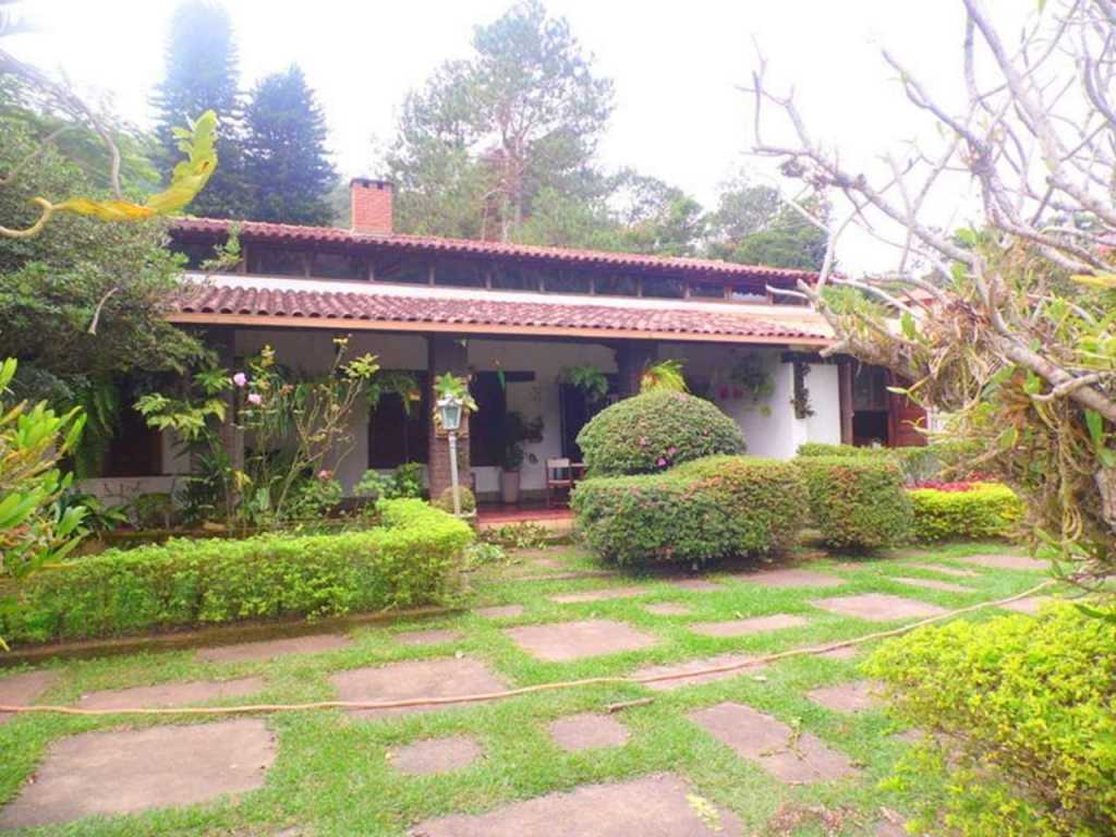 CASA EM PETRÓPOLIS