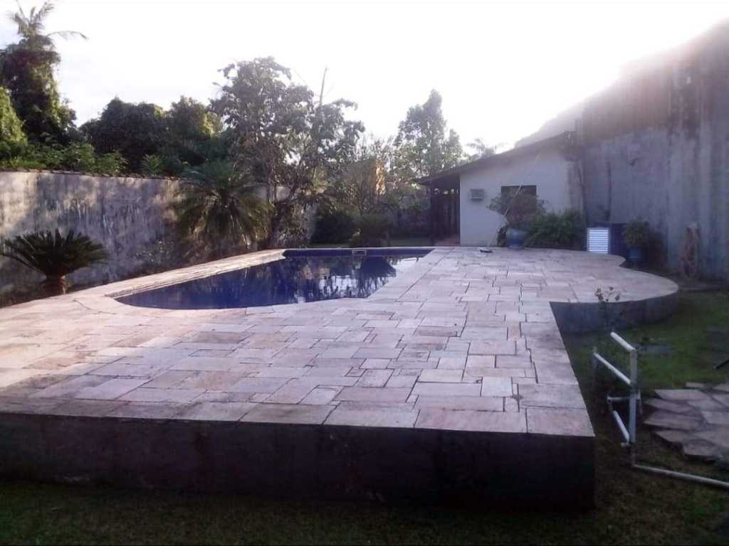 Alugo Casa para Natal e Reveillon com piscina grande