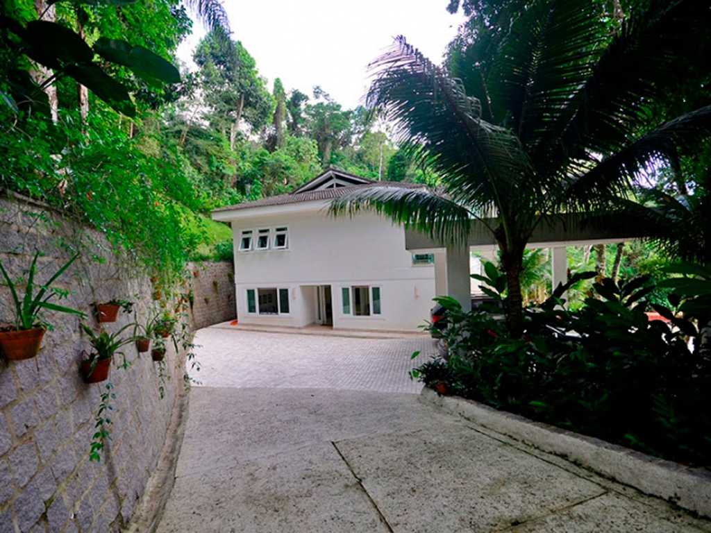 Ang046 - Beautiful beachfront mansion in Angra dos Reis