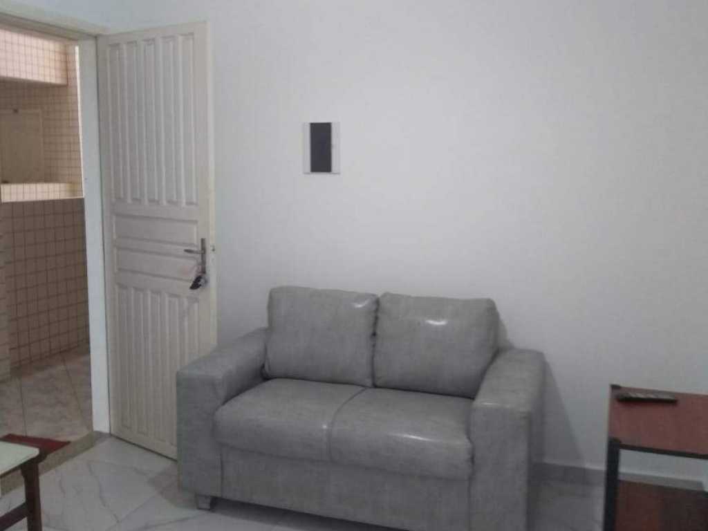 Apartamento no canto forte a 1 quadra da praia.