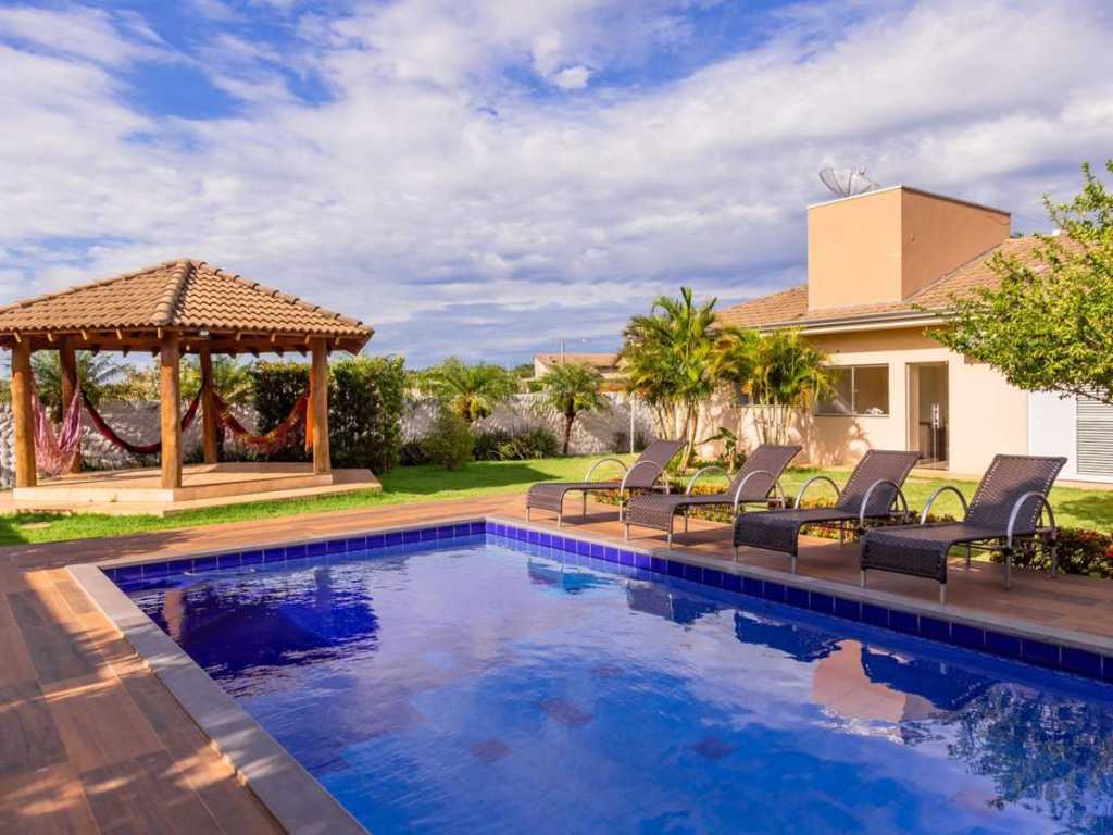 Casa Maravilhosa com Piscina e área Gourmet