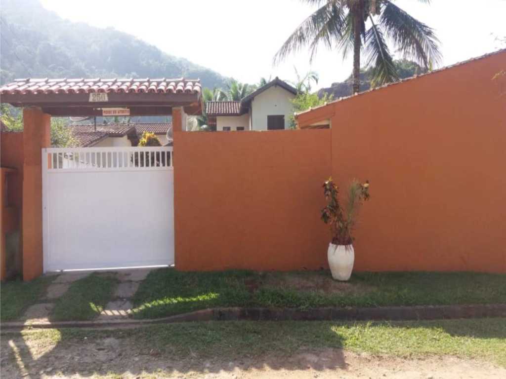 Aconchegante casa Para família de 4 suítes Praia da Enseada - Ubatuba