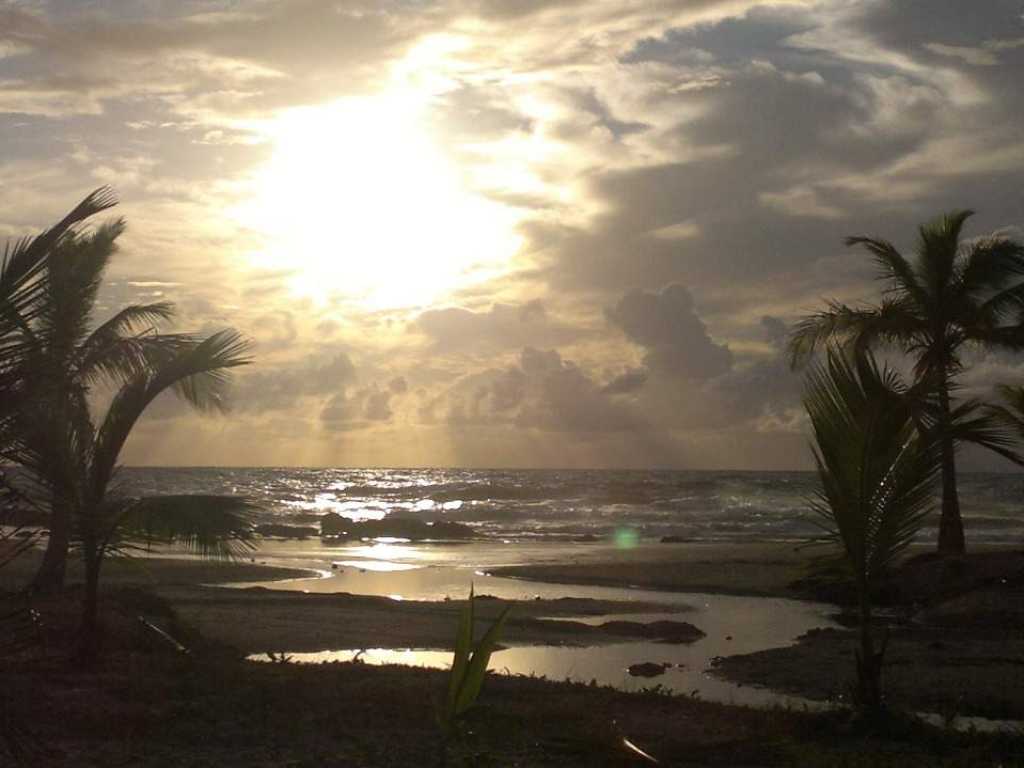 Casa frente ao mar com 7 quartos em Olivença-Bahia