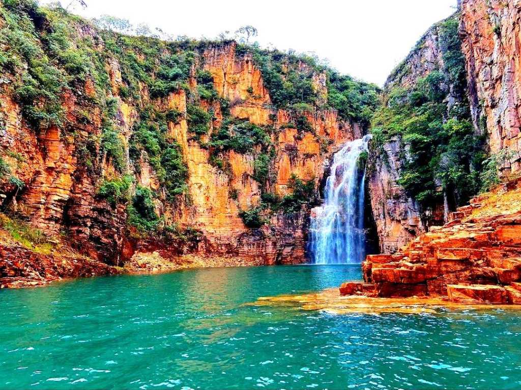 PASSEIO DE LANCHA EM CAPITÓLIO DURAÇÃO 7 HRS SAÍDA ESCARPAS DO LAGO C0NFIRA UM POUCO DE NOSSO PARAÍSO