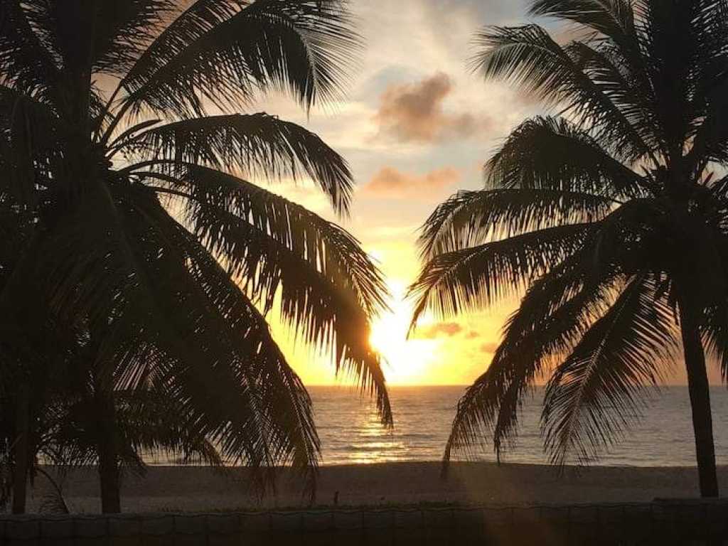 Village em Itacimirim bem aconchegante pé na areia