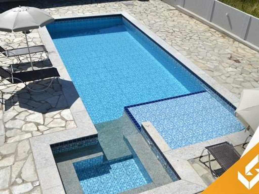 MAGNÍFICO SOBRADO C/ 8 SUÍTES E PISCINA QUENTE (HÍBRIDA) C/HIDROMASSAGEM IDEAL PARA GRUPOS MAIORES