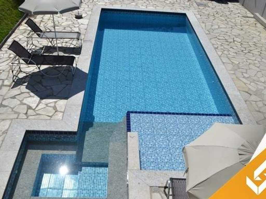 MAGNÍFICO SOBRADO C/ 8 SUÍTES E PISCINA QUENTE (HÍBRIDA) C/HIDROMASSAGEM IDEAL PARA GRUPOS MAIORES