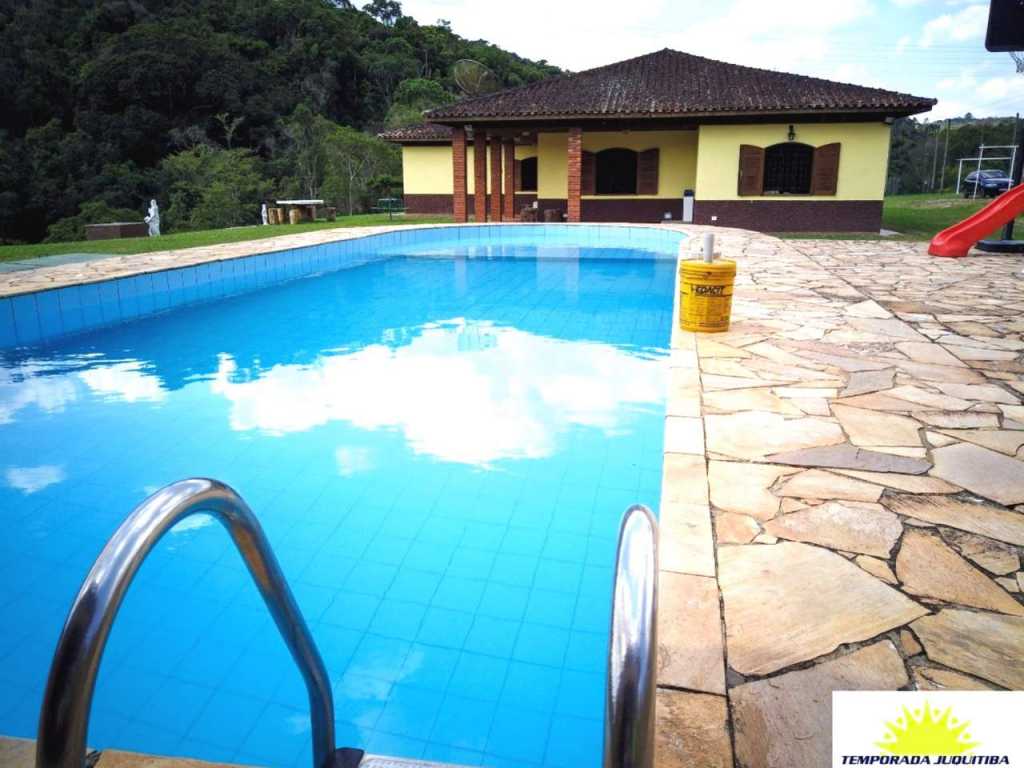 PISCINA EM ALVENÁRIA-SEDE ESTILO CASARÃO-LAGO-CAMPO DE FUTEBOL- SALÃO DE JOGOS -MESA AR-AERO HOCKEY