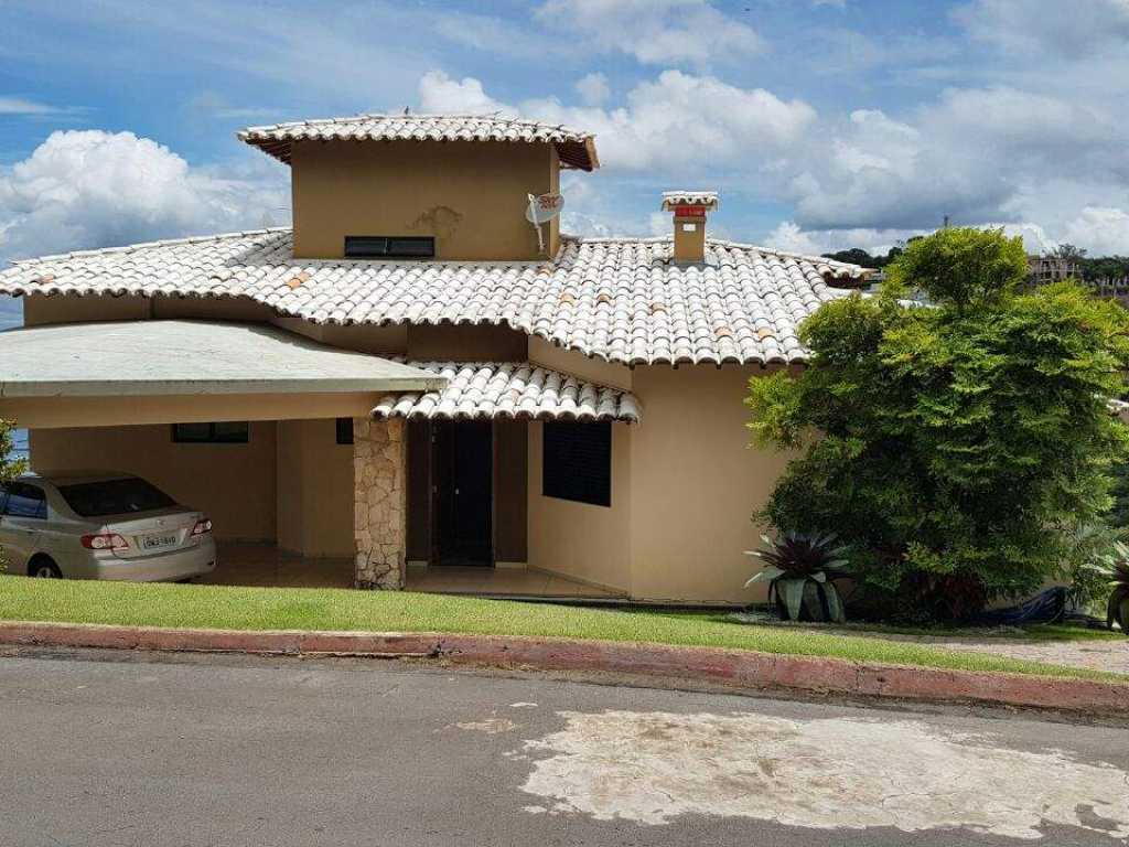 Ótima casa em cima das Marinas em Escarpas do Lago- Capitólio MG