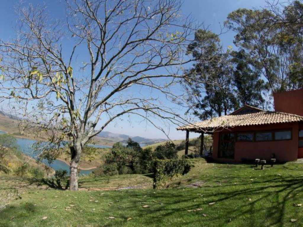 Piracaia-SP. Sítio de frente a Represa Jaguari, com vista panorâmica deslumbrante.