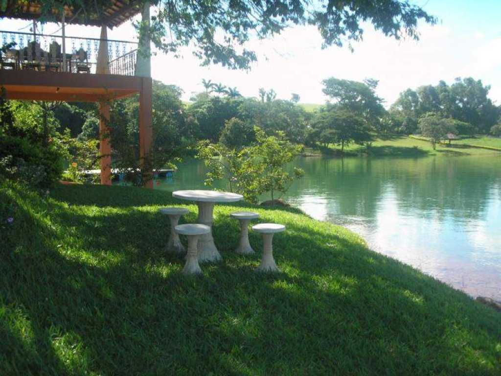 Aluguel e Venda : Rancho excelente no Lago de Furnas.