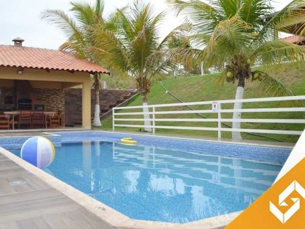 LINDA CHÁCARA COM 3 QUARTOS TODOS COM AR, QUIOSQUE E PISCINA COM AQUECIMENTO SOLAR.