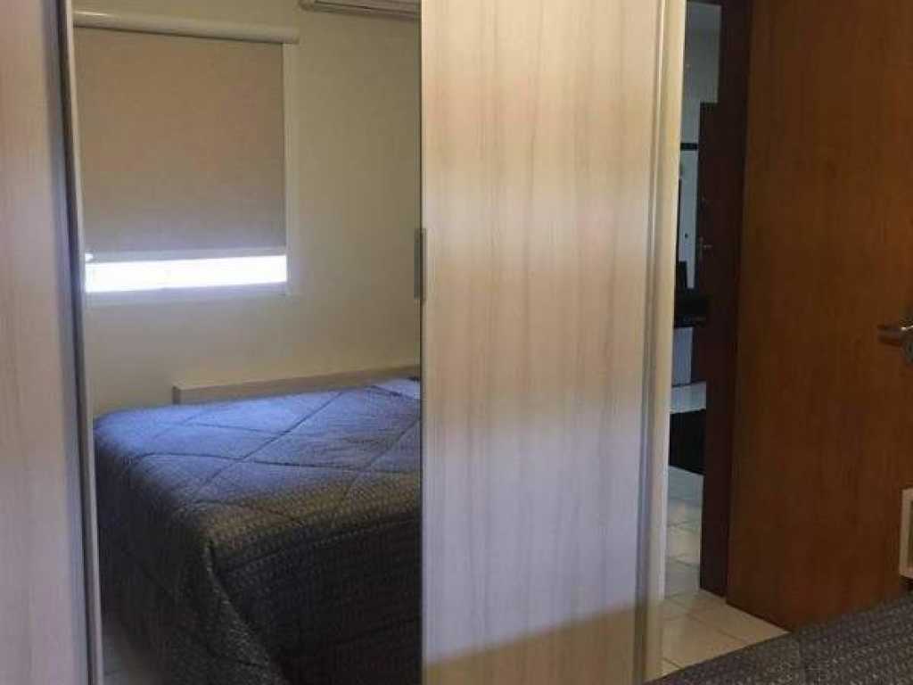 Apartamento com 2 dormitórios mobiliados em Balneário Camboriú condomínio fechado