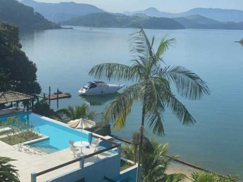 Casa à beira mar - Angra dos Reis