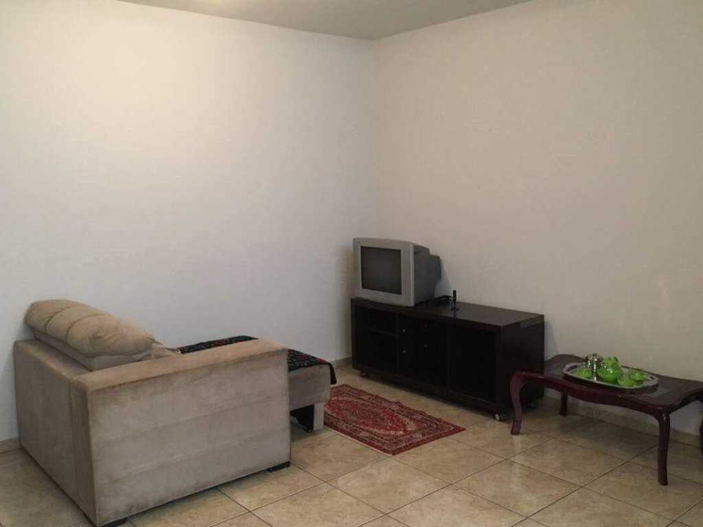 Apartamento 02 muito bem localizado