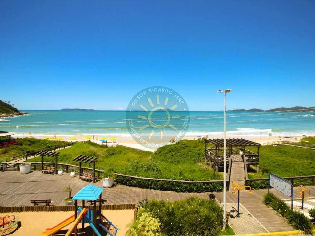 APARTAMENTO DECORADO DE FRENTE PARA PRAIA DE QUATRO ILHAS EM BOMBINHAS