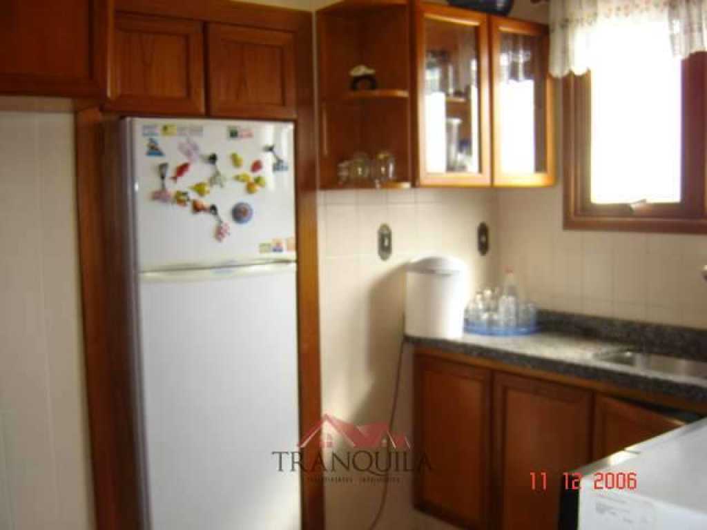 Apartamento 3 dormitórios Prox. as 4 Praças