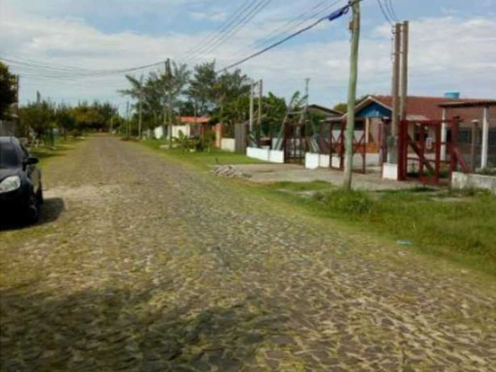 Casa para Temporada, Cidreira / RS, bairro Nazaré, 2 dormitórios, 1 banheiro, 1 vaga de garagem