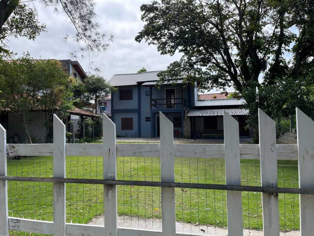 Casa com excelente localização 100mts do mar  - F18