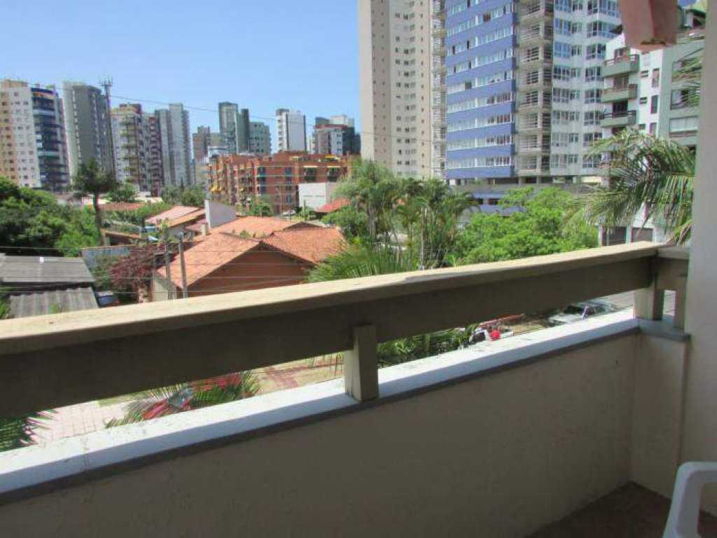 Apartamento 2 Dorm a 450metros da praia