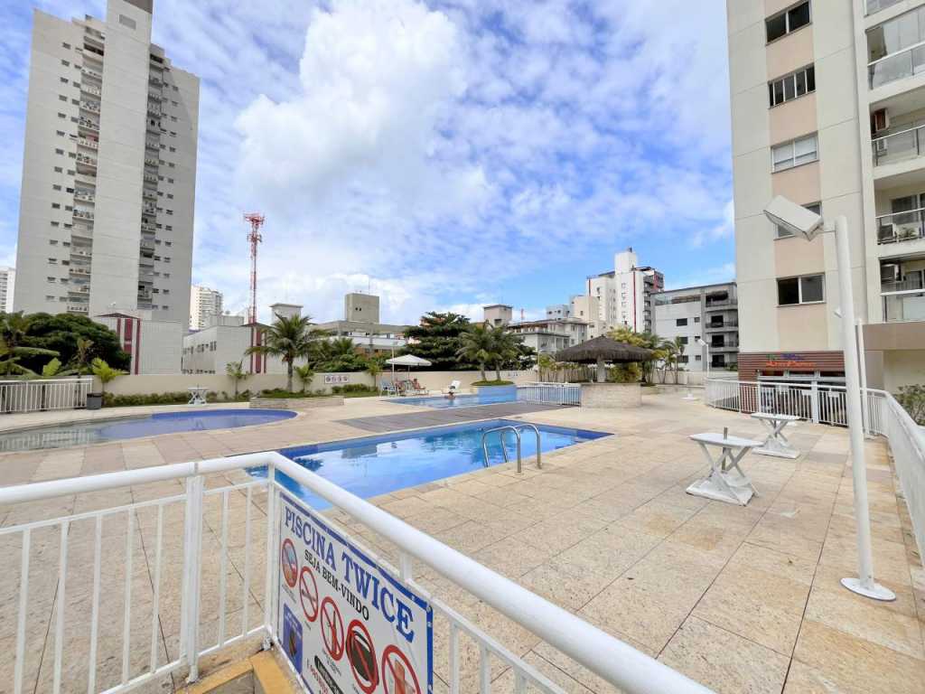 Apartamento Praia do Tombo com piscina e duas vagas de garagem