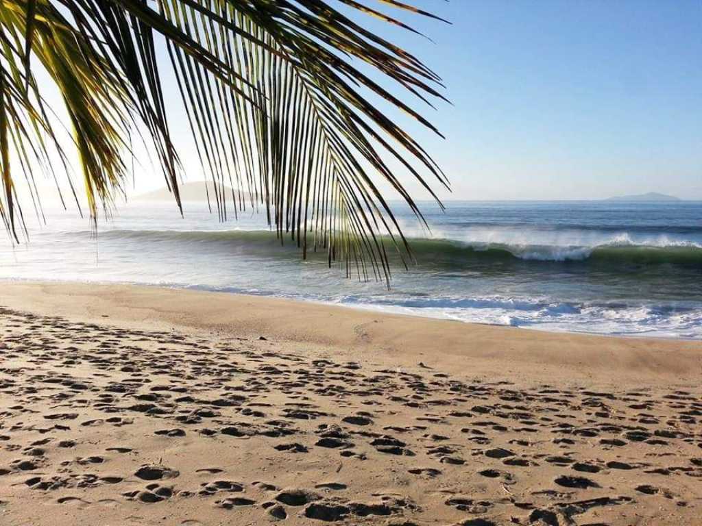 Casa no litoral norte com piscina