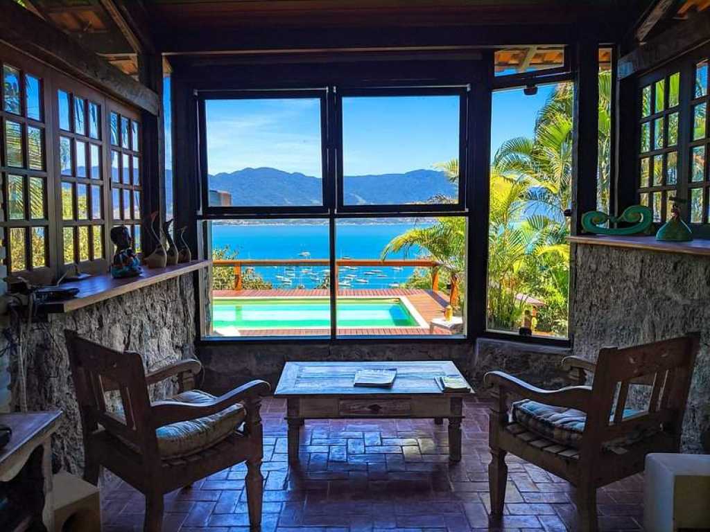 Deslumbrante casa com vista para p mar em Ilhabela!