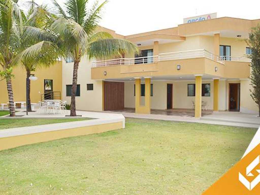 EXCELENTE CASA COM 7 QUARTOS. IDEAL PARA EVENTO COM GRUPOS FAMILIARES.