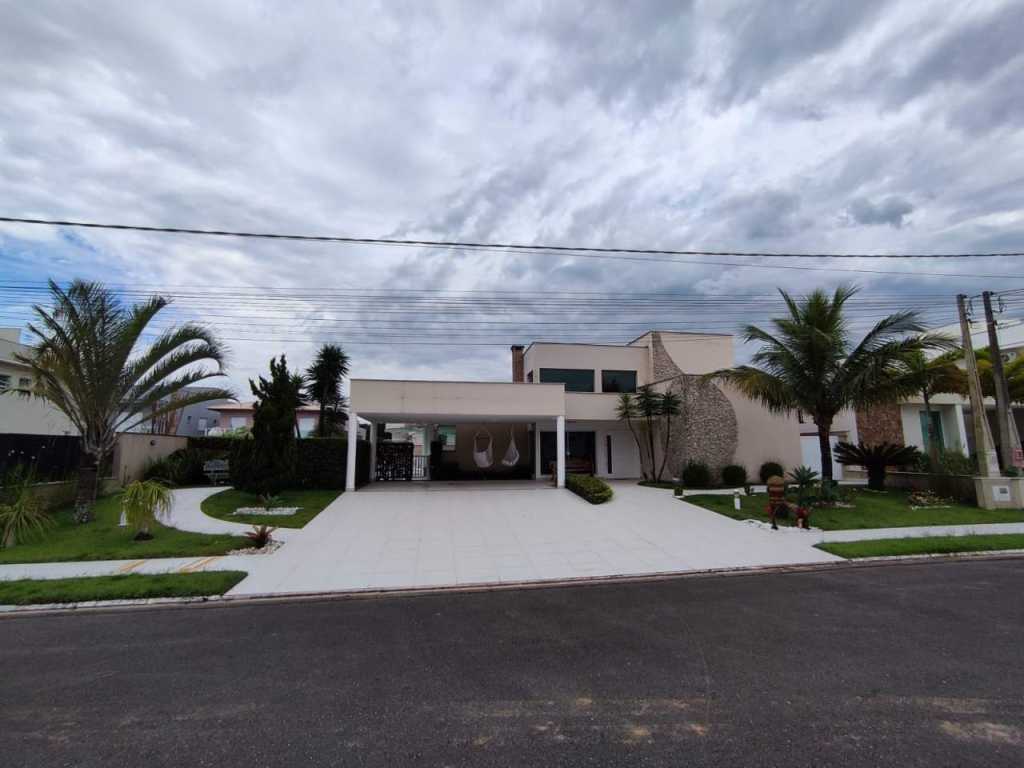 LINDA CASA COM PISCINA CONDOMÍNIO BOUGAINVILLE IV