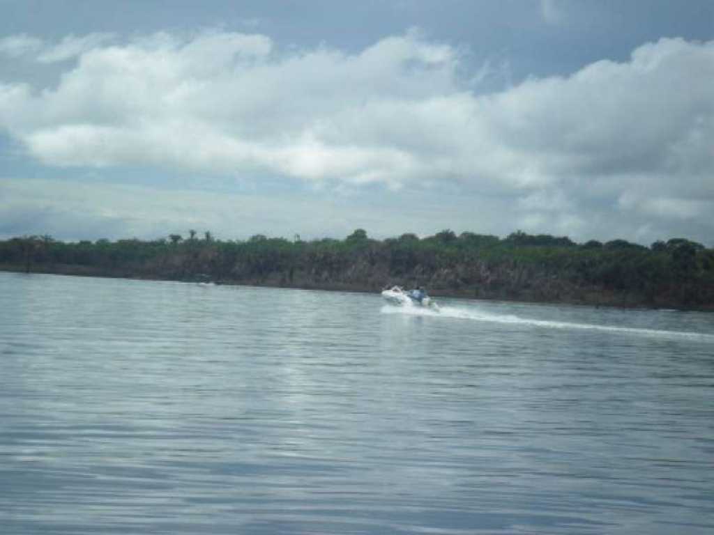 Condomínio para pesca no lago serra da mesa