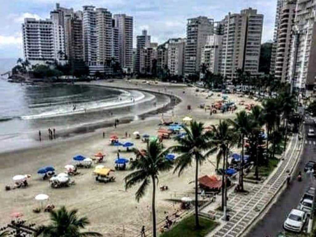 LINDO APARTAMENTO NO CORAÇÃO DA PRAIA DAS ASTURIAS-GUARUJA