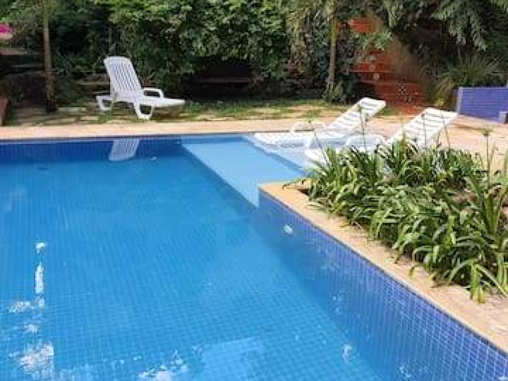 Casa de alto padrão em sítio, um lugar ideal para quem quer relaxar junto a Natureza