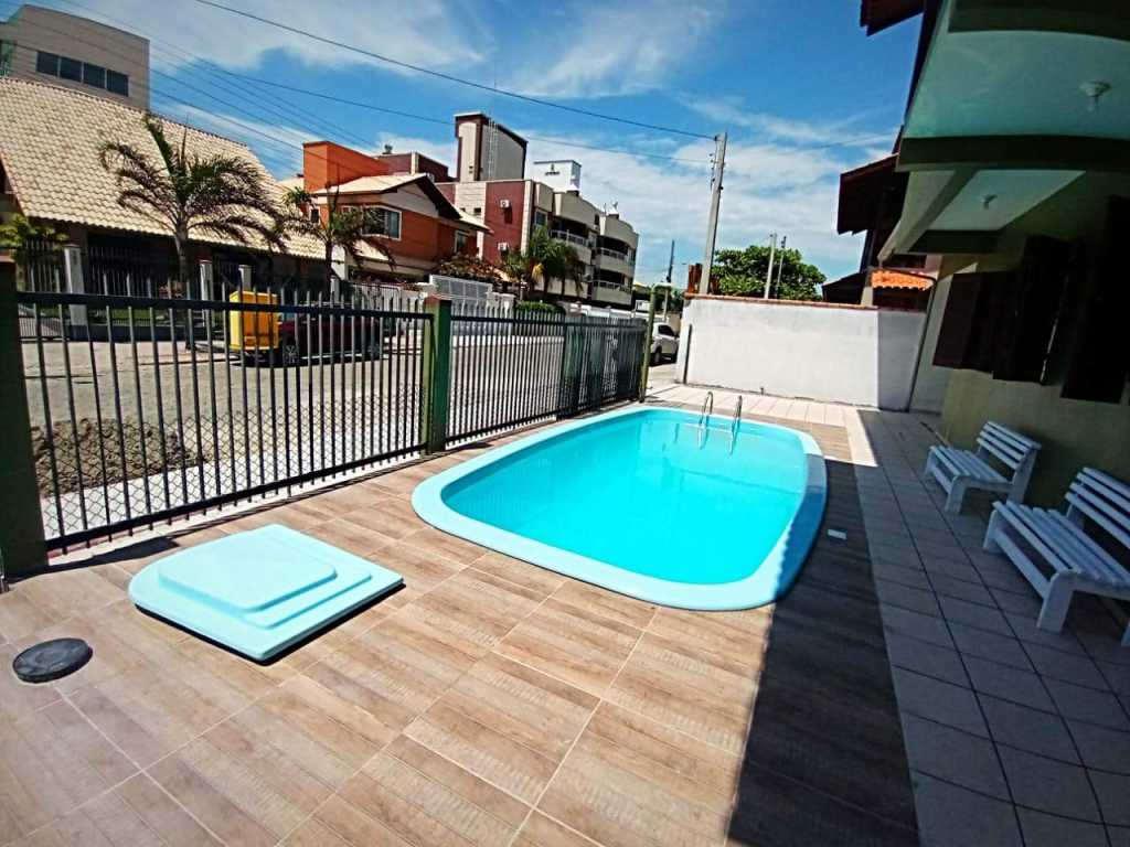 CASA ARMANI - CASA COM PISCINA EM CANTO GRANDE