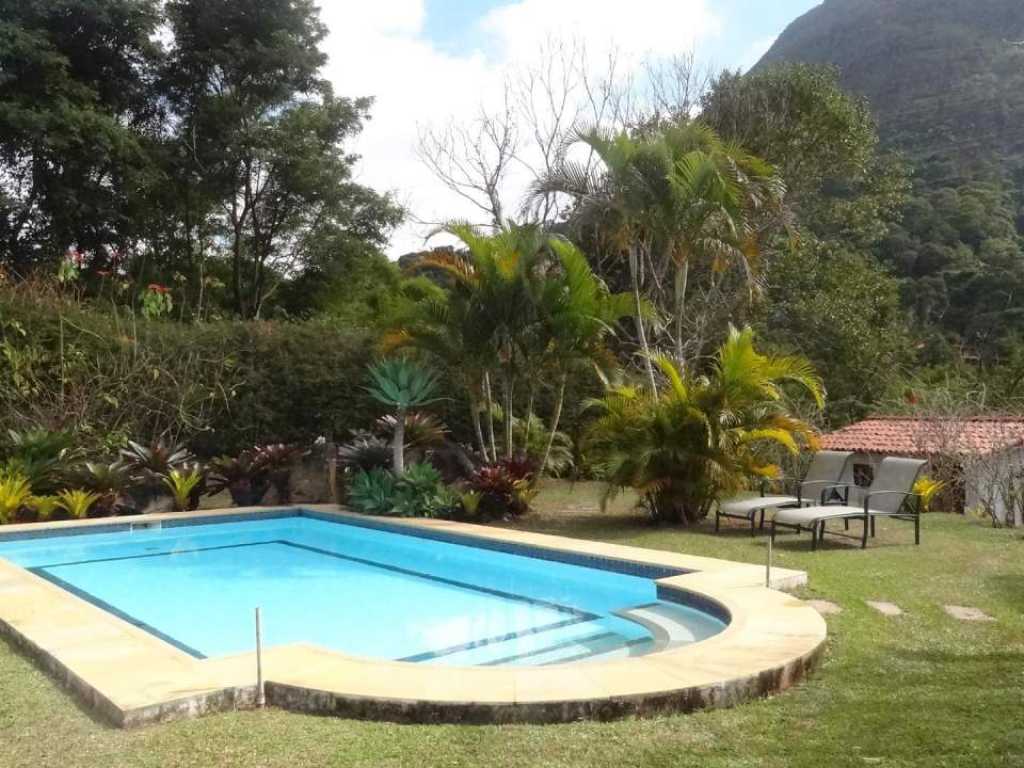 CASA COM PISCINA EM ITAIPAVA