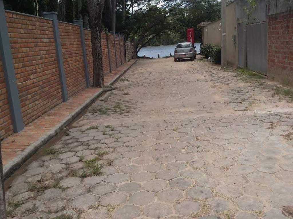 Rua Cazuza Ramos  Barreirinhas MA próximo a praça da Bíblia e em frente a rua que vai pra pousada marcone Lima .