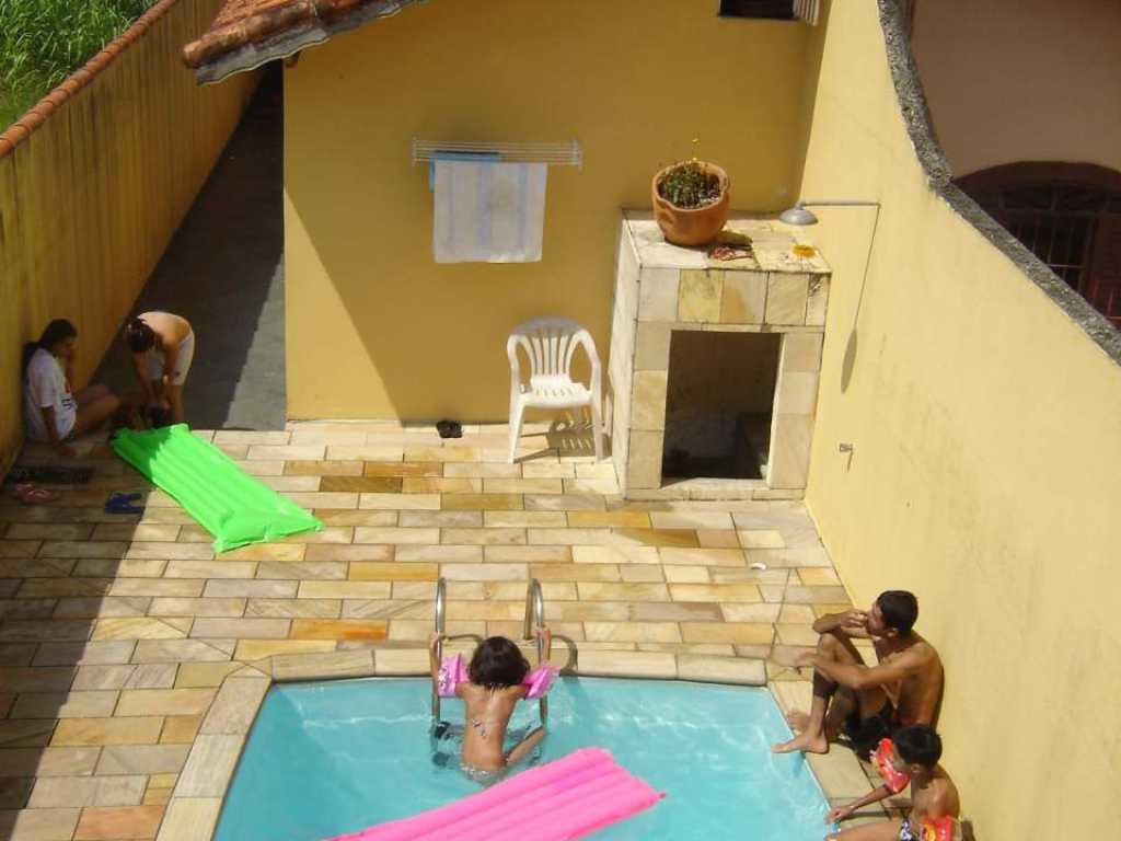 Casa perto do mar com piscina