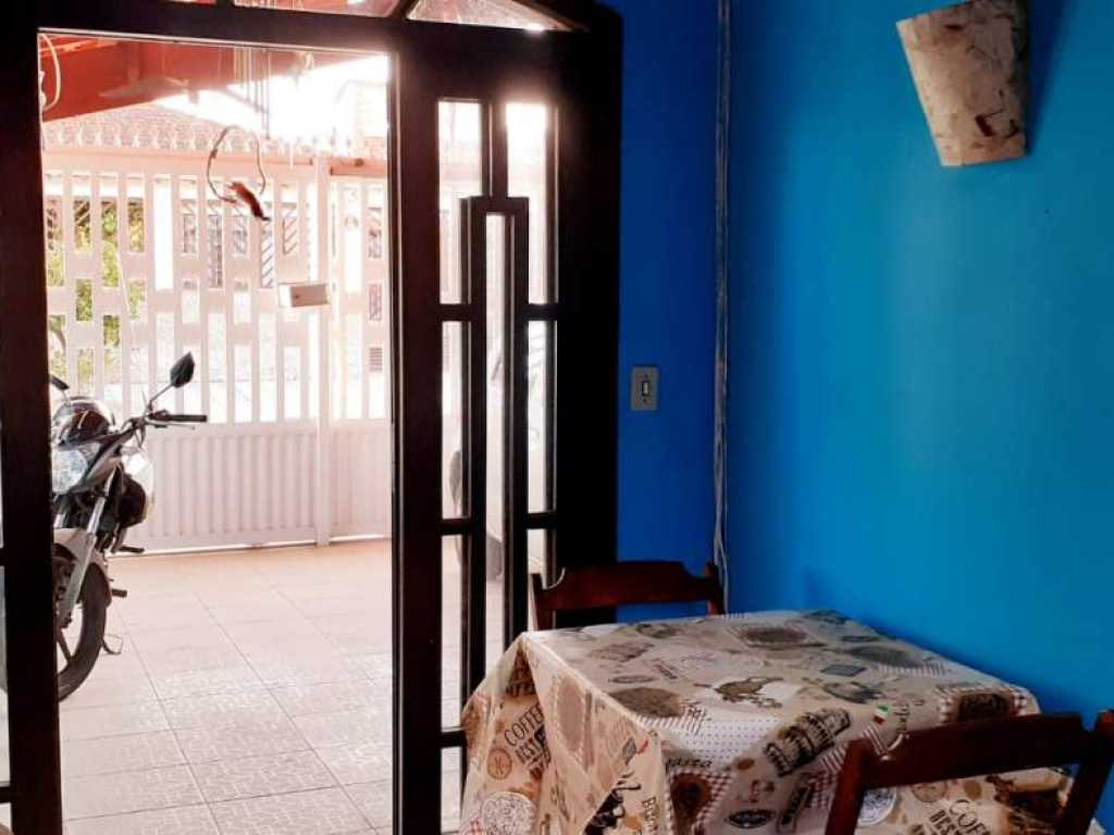 Casa Azul a 400 metros da praia com wifi - Caiçara/PG