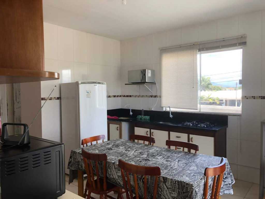 Apartamento na quadra e vista do mar, em Balneário de Coroados, Guaratuba, para locação de temporada