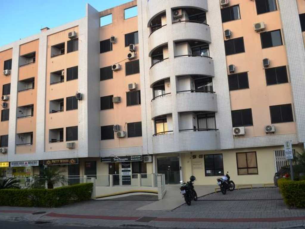 APARTAMENTO A 50 METROS DA PRAIA EM INGLESES CENTRO!