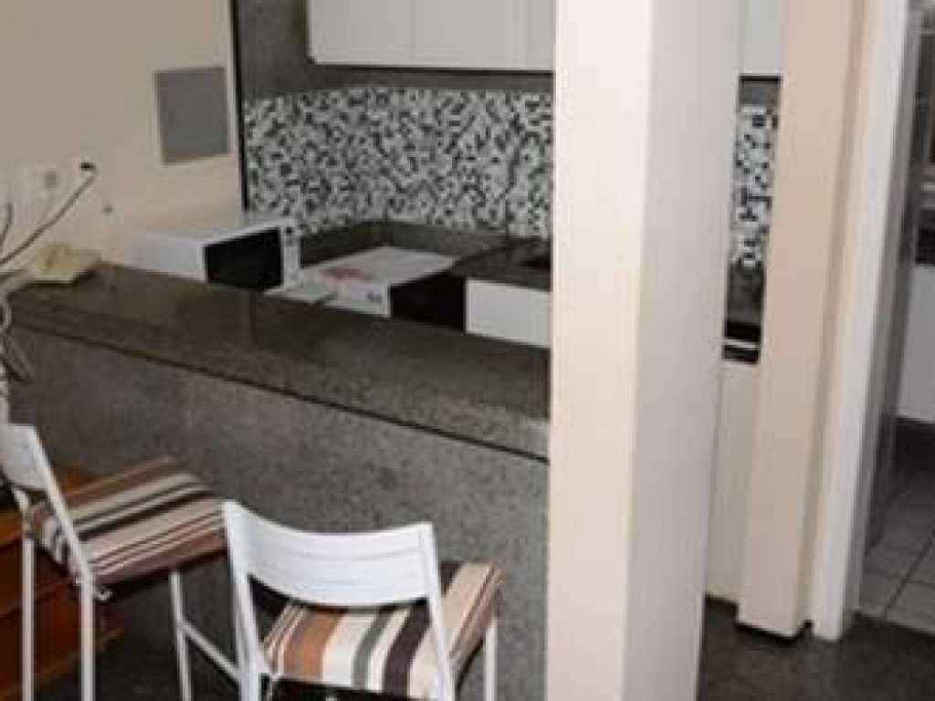 FLAT P/ 3 PESSOAS A 50 METROS DA AV: BEIRA MAR