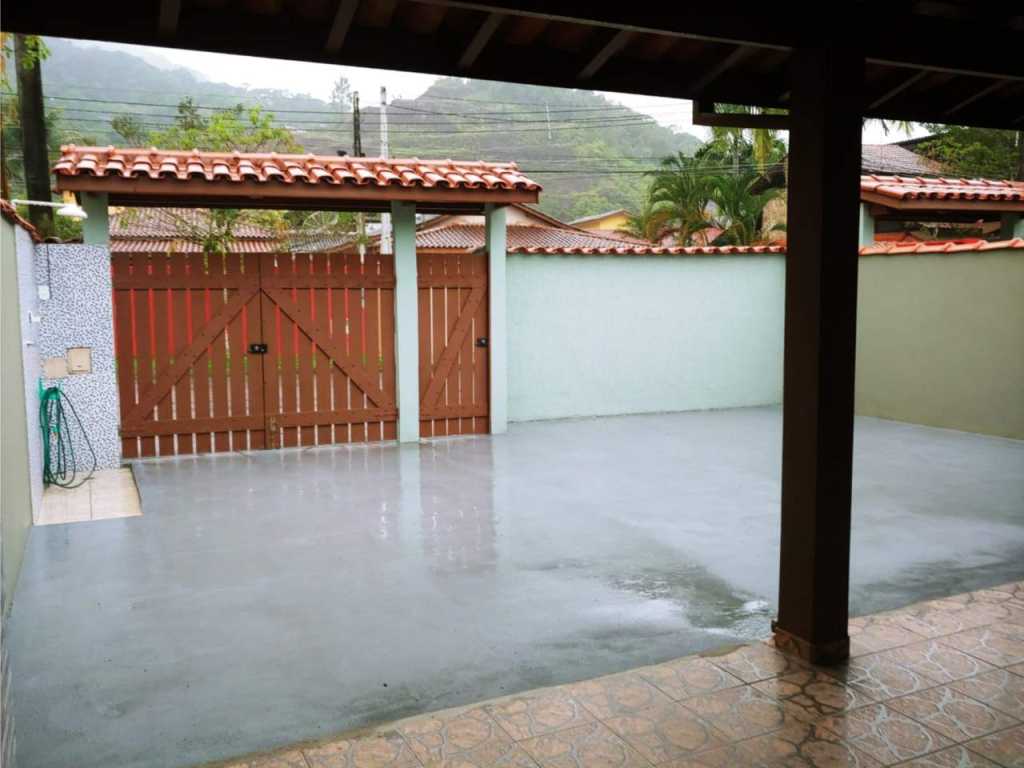 Confortável casa 3 dorm Praia Enseada Ubatuba 12 pessoas