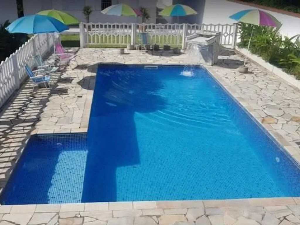 APARTAMENTO DE 2 QUARTOS EM MARESIAS COM PISCINA