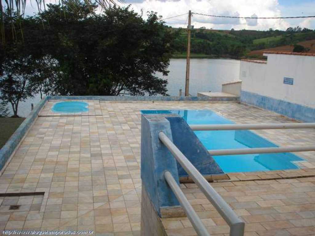 Aluguel /Venda .Excelente apartamento, rancho, em condom�nio fechado no lago de Furnas